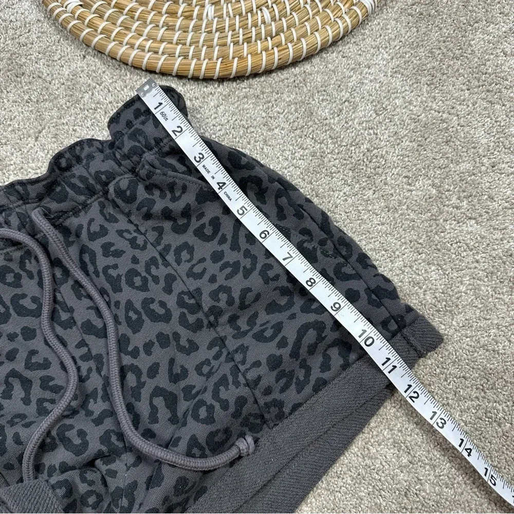 Abercrombie & Fitch Cheetah Animal Print Paperbag Cloud Sweat Shorts Size XS - Picture 11 of 11